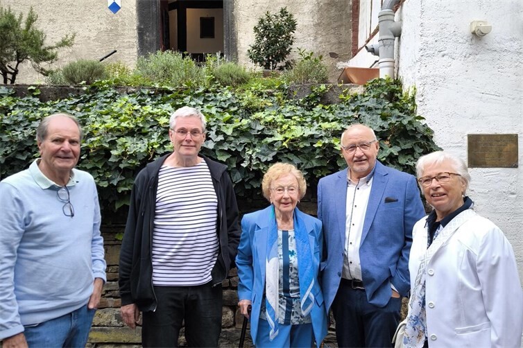 Geschichte(n) lebendig halten: Dazu trugen Jürgen Dröge, Thomas Kesseler, Ingeborg Düren, Guido Job und Hedi Frömbgen (v.i.n.r.) an diesem Tag  in besonderem Maße bei.