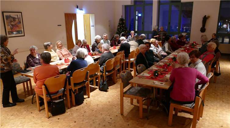 Geschichten und Gesang sorgten für weihnachtliche Stimmung.  privat