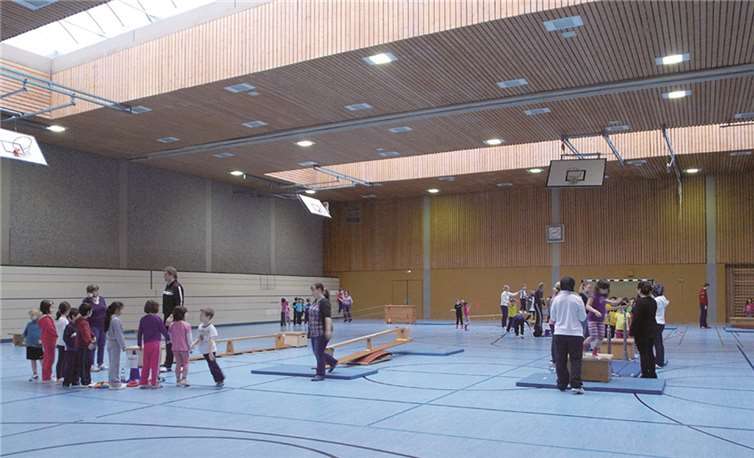 Geschicklichkeit und Gleichgewichtssinn waren bei vielen der Aufgaben gefragt.privat