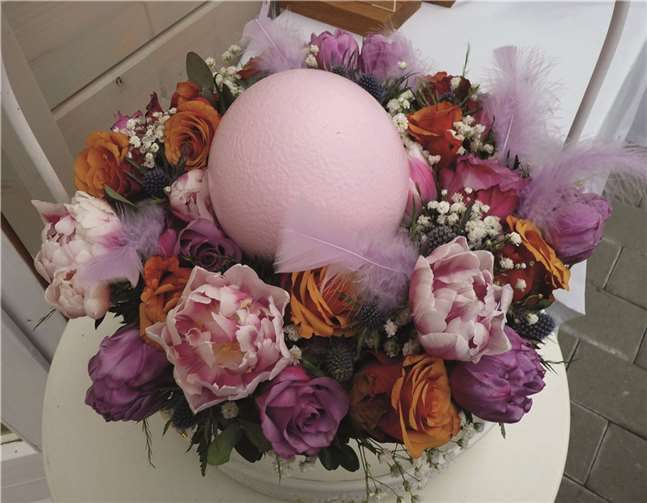 Geschmackvolle Ostergestecke zogen die Blicke der Besucher auf sich.