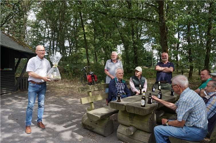 Geselliges Beisammensein beim Grillfest und Überreichung der Präsente. Foto: Jacqueline Blang/ Stadt Mayen