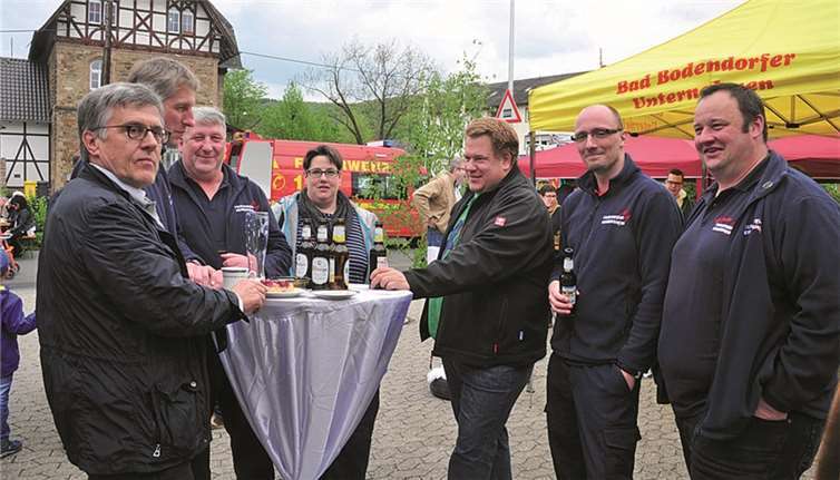 Geselliges Beisammensein war beim Tag der offenen Tür der Feuerwehr Bad Bodendorf Ehrensache. RÜ