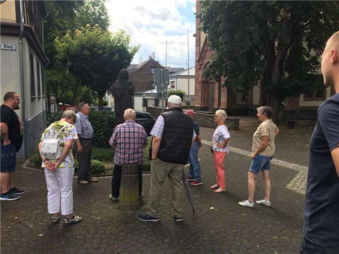 Gespannt lauscht man den Ausführungen von Joseph Seul. Foto: privat