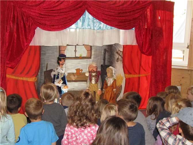Gespannt verfolgten die Kinder das Marionettentheater.  Foto: Haus für Kinder Vallendar