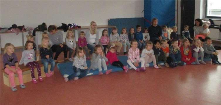 Gespannt verfolgten die Kinder der Zwergenscheune das dramatische Geschehen. Foto: privat