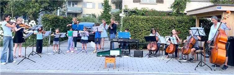 Gespielt und gesungen wurden Volkslieder in mehreren Sprachen.Foto: privat