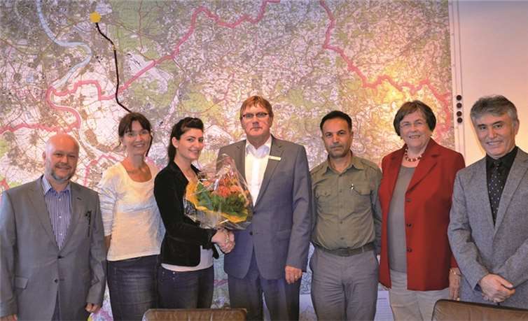 Gesprächs von Vertreterinnen und Vertretern des christlich-islamischen Gesprächskreises und des türkischen Elternvereins mit Landrat Sebastian Schuster - auf diesem sind zu sehen Landrat Sebatian Schuster (Mitte) mit Andrea Eisele, geschäftsführende Bildungsreferentin des ev. Kirchenkreises An Sieg und Rhein (2.v.l.), Ruth Kühn, Initiatorin des christlich-islamischen Gesprächskreises u. ehem. Vorsitzende des Kreiskatholikenrats (2.v.r.) und Ayhan Ünal, Vorsitzender des türkischen Elternvereins Rhein-Sieg e.V. (1.v.r.).privat