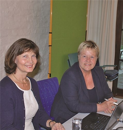 Gesprächsthema Geld: Finanzberaterin Renate Kewenig (rechts im Bild) und die Meckenheimer Vorsitzende der Frauen-Union, Sabrina Gutsche. Privat