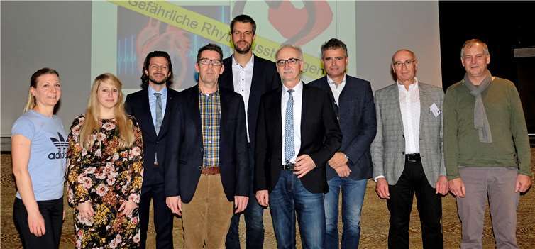 Gestalteten das diesjährige Herzseminar: (v.l.) Sandra Manthey, Nikola Lohner, Dr. René Schröder, Dr. Alexander Hoppe, Dr. Ralph Lohner, Dr. Heinrich Degen, Dr. Christoph Schittek, Herbert Ternes (Deutsche Herzstiftung), Jörg Zissener. Foto: privat