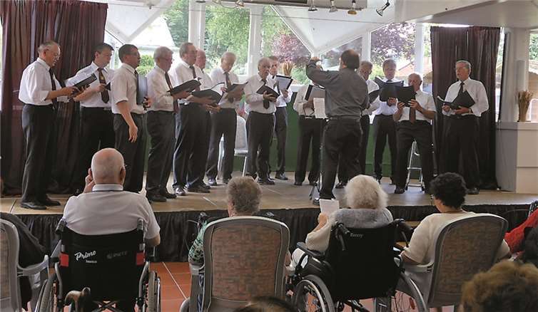 Gesungen wurde im Maranata sowohl von den Sängern des MGV Eintracht Bad Bodendorf als auch von den Gästen des Konzerts. privat