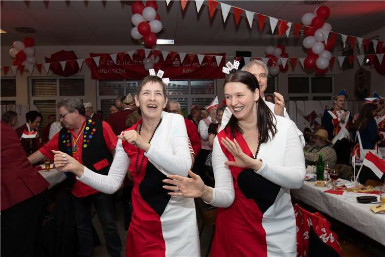 Getanzt wurde gerne auch mal mitten im Gang.