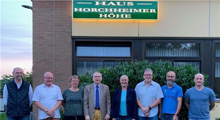 Gewählt wurden v.li. Beisitzer Michael Tiede, Peter und Rosi Olf, stv. Vorsitzender Jobst Schulze Büttger, Monika Sauer, Kassenprüfer Jörg Weck und Oliver Michaelis und Holger Zaulich.Foto: privat