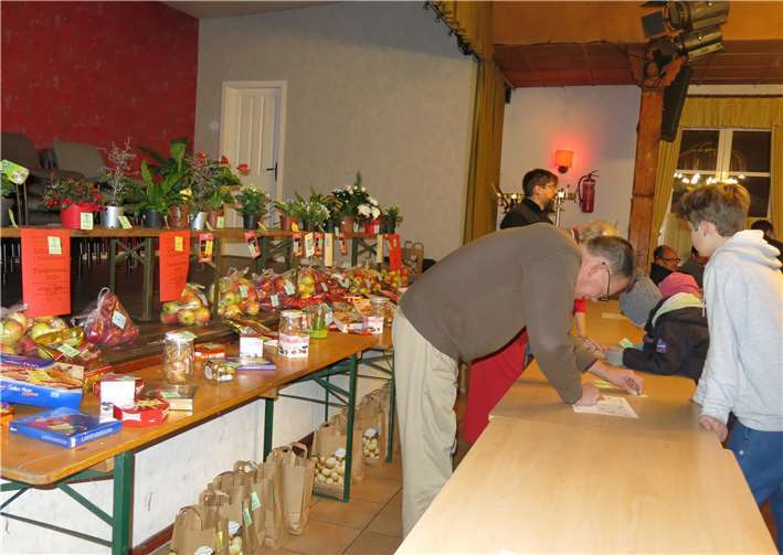 Gewinnausgabe der Martinsverlosung. Fotos: Miriam Metzmacher