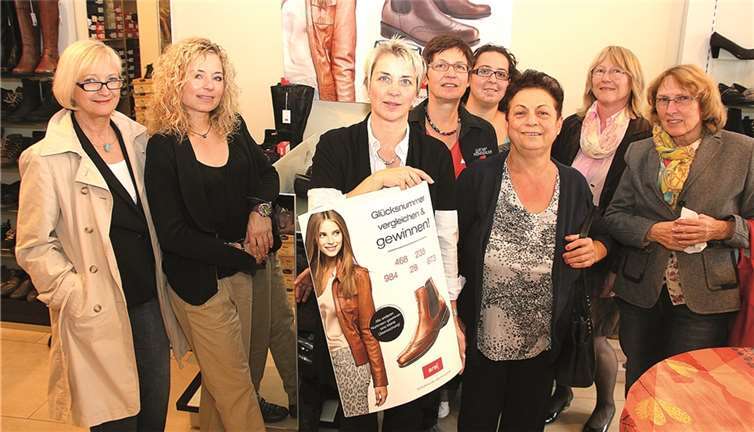 Gewinnen und shoppen konnten Kunden im Rahmen eines Fashion Brunchs im Rollmann Shop in Bad Neuenahr. Bünnagel