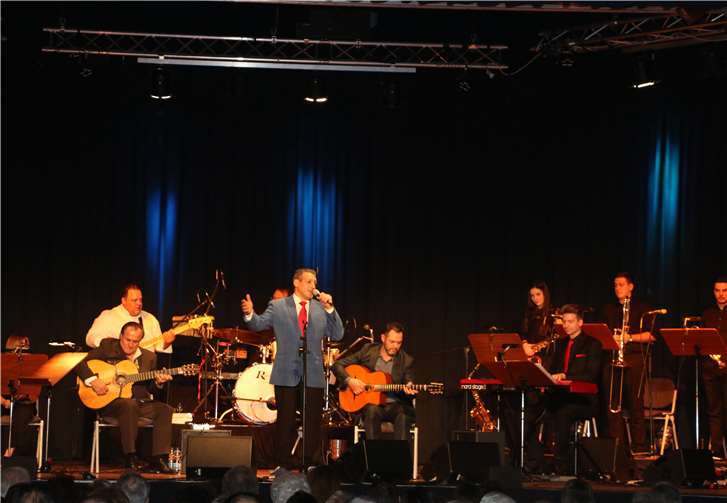 „Gipsy Christmas“ ist eine weltweit einmalige Produktion von Django Reinhardt. Katharina Kasper Gruppe