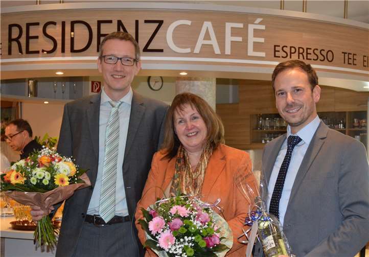 Gisela Dröge wurde verabschiedet, Tobias Wolframm (links) als Einrichtungsleiter vorgestellt. Bürgermeister Björn Ingendahl gratulierte.Foto: AB