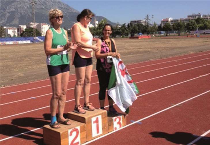 Gisela Schmidt (Mitte) bei der Siegerehrung.