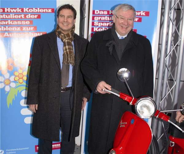 Glänzende Automodelle wohin das Auge schaute und interessierte Besucher fanden sich schon früh am Morgen ein.