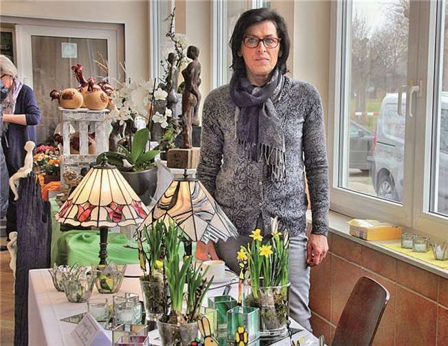 Glaskunst im Tiffany-Stil, mit österlichen Motiven, zeigte Rommé Rapreger aus Alfter.