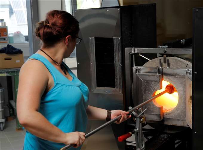 Glasymposium 2018: Heißglasofen in der Glasfachschule. Foto: Georg Linden