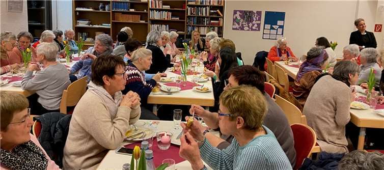 „Glaube bewegt!“ Unter diesem Thema haben sich mehr als 70 Frauen verschiedener christlicher Konfessionen zu einem ökumenischen Gottesdienst in der evangelischen Pfarrkirche Bad Breisig versammelt. Foto: privat