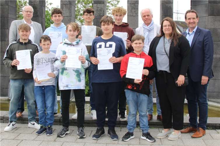 Gleich drei Forschergruppen der Mülheim-Kärlicher Realschule plus an der Römervilla konnten beim diesjährigen Regionalwettbewerb Jugend forscht überzeugen.  Foto: VG Weißenthurm / Katharina Demleitner