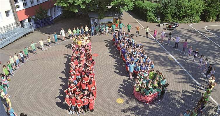 Gleich eine ganze Schule, die Aloisius-Grundschule Ahrweiler, hatte sich mit einem Foto zum Thema "Inklusion" am Wettbewerb beteiligt. privat