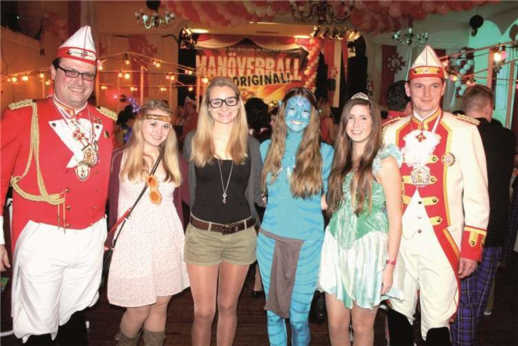Jecken verwandelten den Saal in eine brodelnde „Hölle“ 