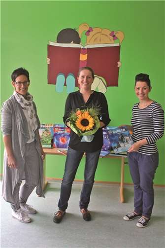 Gleichzeitig verabschiedete der Förderverein die langjährige Betreuerin der Schulbücherei, Barbara Pilz.privat