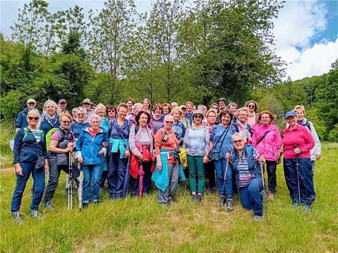 Glück mit dem Wetter, da besser und vor allem trockener als noch am Vortag prognostiziert, hatten die 42 Mitglieder und Gäste des Eifelvereins Andernach, die sich von Arienheller aus auf die fast neun km lange Wanderung nach Bad Hönningen machten. Foto: privat