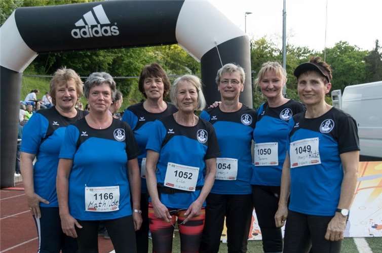 Glückliche Gesichter bei den Damen der Spvgg Cochem nach erfolgreicher Teilnahme am Firmenlauf.privat