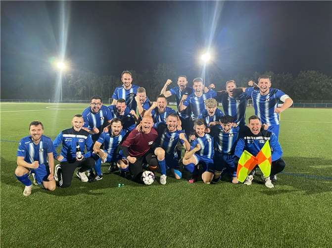 Glückliche Ochtendunger freuen sich über den dritten Sieg im vierten Kreisliga C-Auftritt. Foto: Sportverein 1919 Ochtendung e. V.