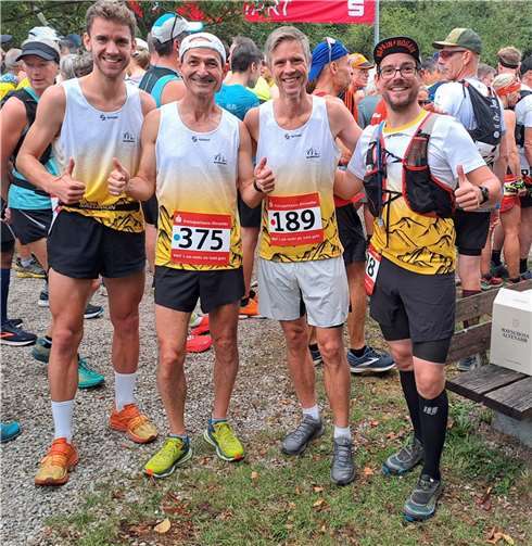 Glückloch im Ziel (v.l.): Tobias Zöller, Peter Hertle, Arne von Schilling und Tobias Bußmann  Foto: VfL Waldbreitbach