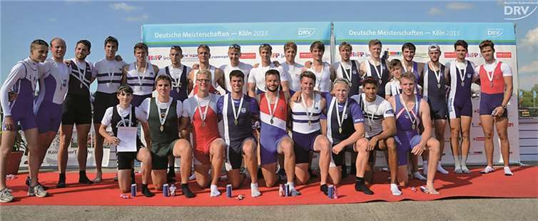 Gold für den Spitzensteuermann Jonas Wiesen aus Brieden (vorne, erster v.l.). Mit dem „Deutschlandachter U23“ wird er auch bei der WM an den Start gehen. DRV/(Seib)
