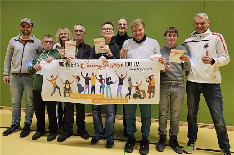 Goldene Sportabzeichen erhielten Sven Temmen und Hans-Dieter Prinz. Silberne Sportabzeichen erhielten Jürgen Neidhardt, Hubert Lucht, Max Johann und Thomas Eich. Quelle: Kloster Ebernach