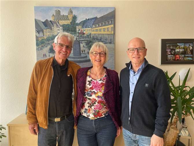 Goldhochzeitspaar Ruth und Volker Möbius zu Besuch bei Oberbürgermeister Dirk Meid.  Foto: Sarah Gördes/Stadt Mayen
