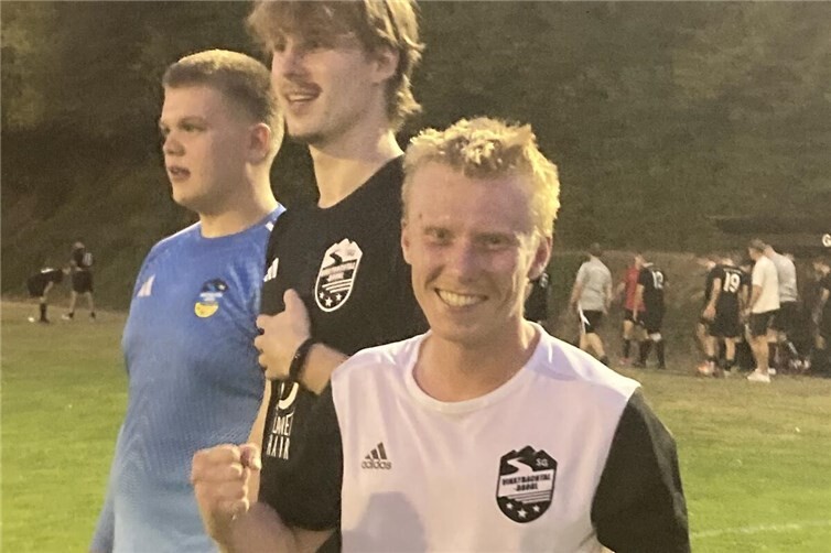 „Goldköpfchen“ Noah Flöck erzielte in der Nachspielzeit mit seinem Kopfball das Siegtor 