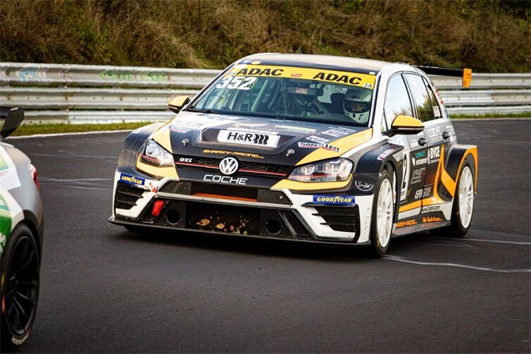 Golf 7 TCR im Streckenabschnitt Schwalbenschwanz