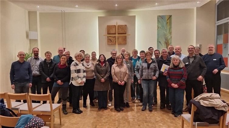 Gottesdienste vor Ort feiern und so Kirche lebendig erhalten – viele der 28 Teilnehmerinnen und Teilnehmer nannten dies als Motivation für ihre Teilnahme am Kurs zur Leitung von Wort-Gottes-Feiern Ende Januar in Saffig.Foto: Eric Hau / Barmherzige Brüder Saffig