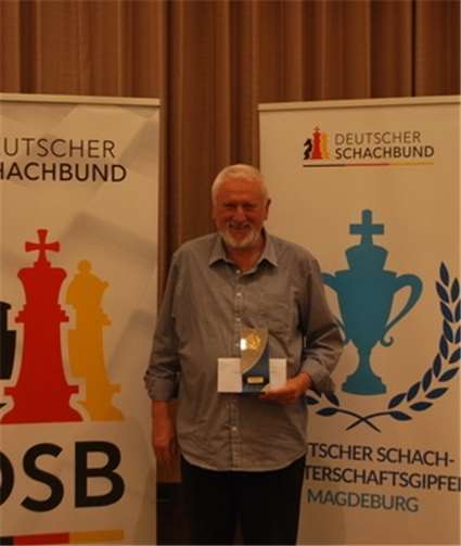 Gottfried Schumacher siegte in der Schnellschachmeisterschaft. Fotos: privat