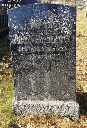 Auf Spurensuche nach jüdischem Leben in Mülheim-Kärlich  Grabstein auf dem jüdischen Friedhof.