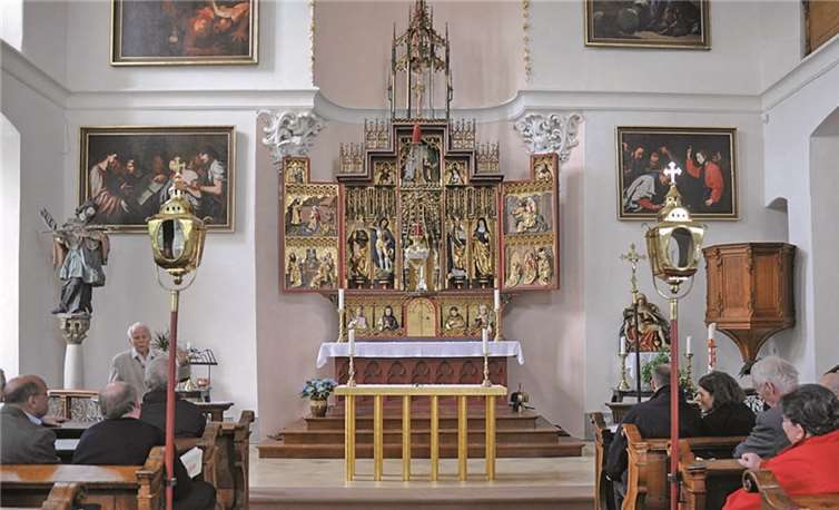 Graf Walderdorff empfängt die Förderer Mutter-Beethoven-Haus anlässlich deren Kulturfahrt in seiner Schlosskapelle zu Molsberg, dem Sterbeort von Beethovens Großvater. privat