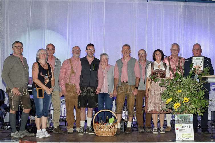 Gratulation der Musikvereinigung "Vischeltaler".