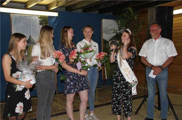 Gratulation durch Laura Lotz (Marktkönigin).