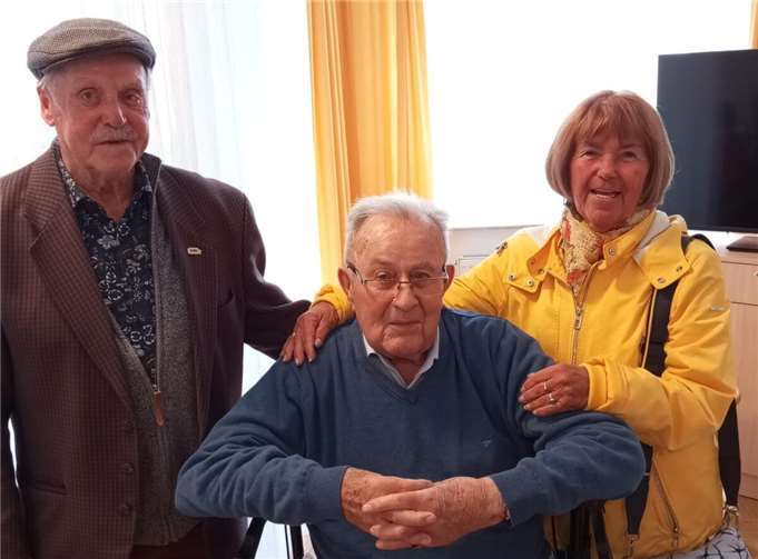 Gratulation für Kurt Slomma.  Foto: privat