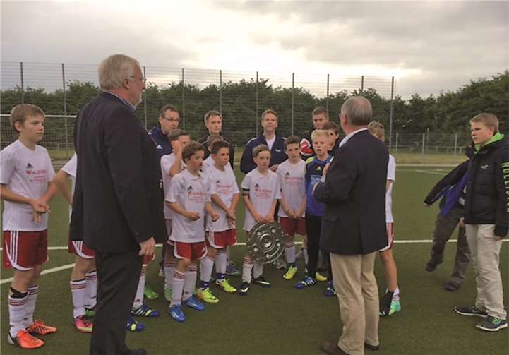 Gratulation von Hartmut Beckschäfer und Jürgen Kleikamp.