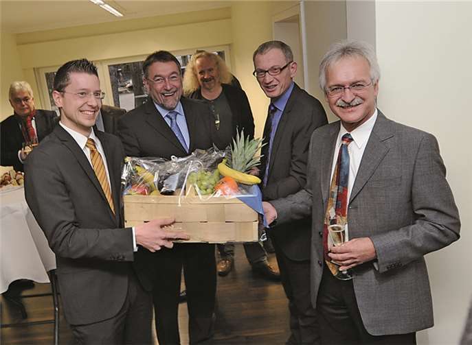 Gratulationen zur Eröffnung gab es für den Geschäftsführer der Heilbad-Gesellschaft Christian Senk (l.) von Maternus Fiedler (v. r.), Guido Orthen und Andreas Wittpohl.