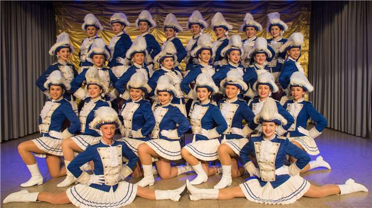 Grau-Blau Helau – das Grau-Ballett wird auchim Jubiläumsjahr die närrischen Gäste verzaubern.