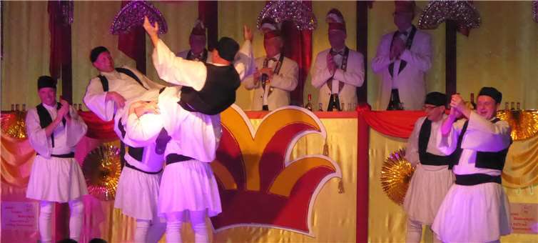 Griechisches Flair brachte das Männerballett mit seinem Sirtaki ein.