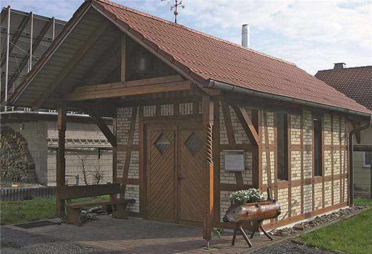 Grillspeisen und sonstigen Leckereien aus dem Backes warten wieder auf die Kirmesbesucher.Bild Archiv